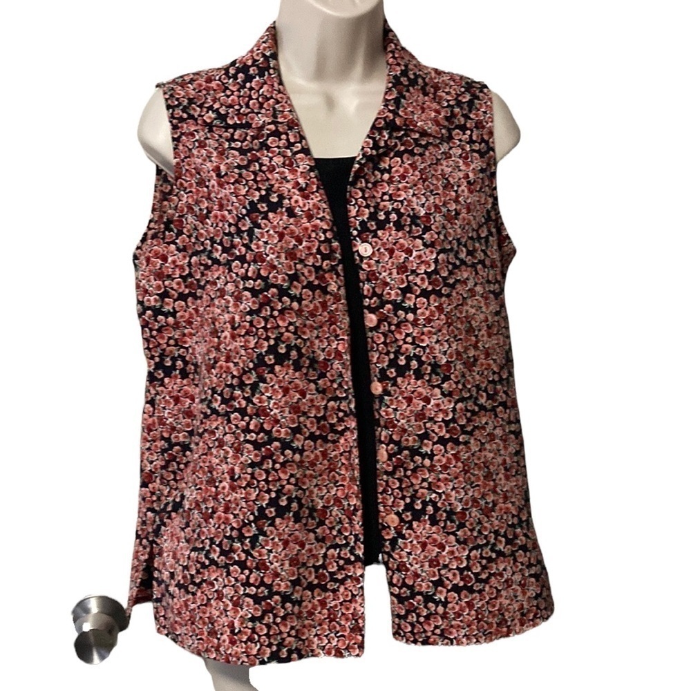 Button up top with attached tank